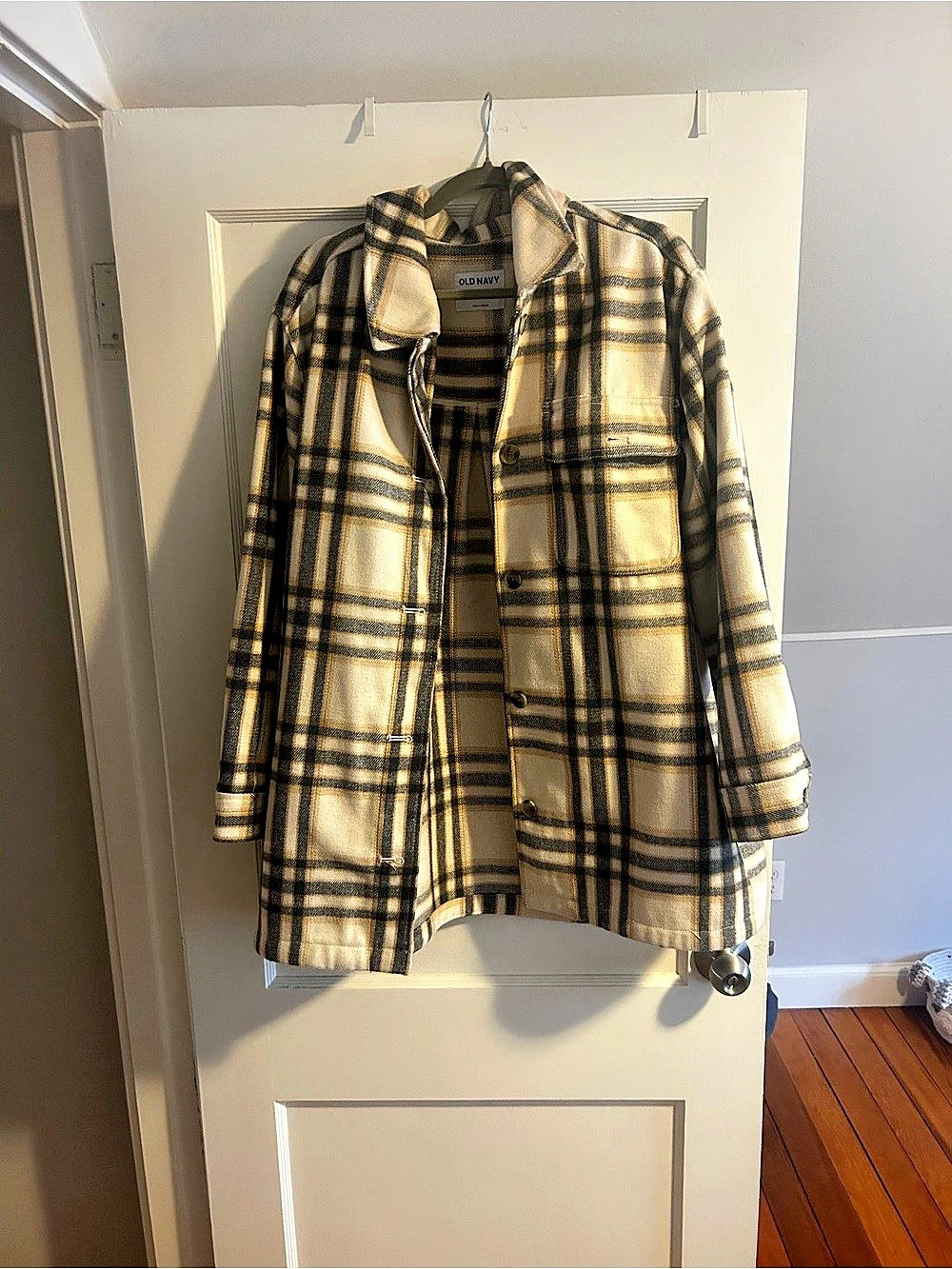 Old Navy Plaid Soft-Brushed Utility Shacket Cream & Black XL